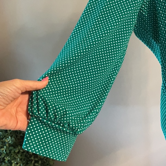 ADRIENNA PAPELL EMERALD GREEN WITH WHITE DOTS GENTLE PLEATED BLOUSE Size L - Picture 5 of 15